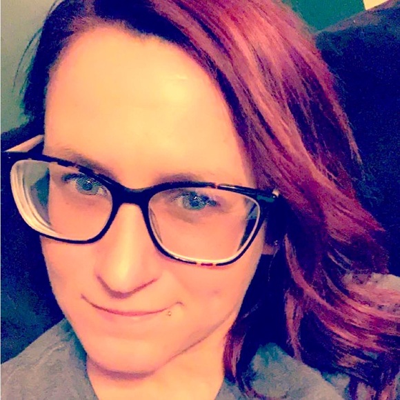 Meet your Posher, Erin - Picture 1 of 1